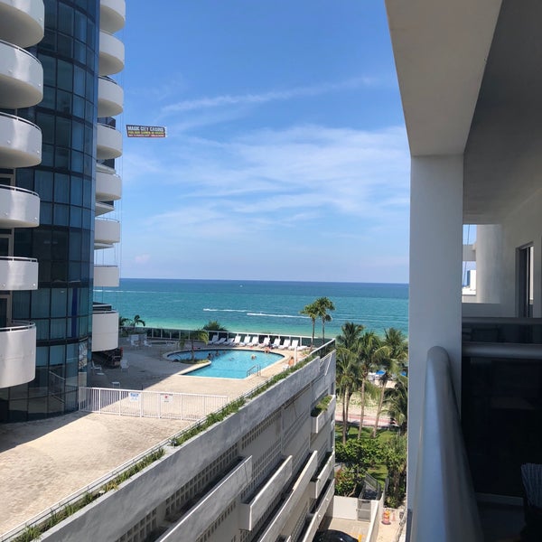 Photo prise au Hilton Cabana Miami Beach par Super Mario  le7/14/2018