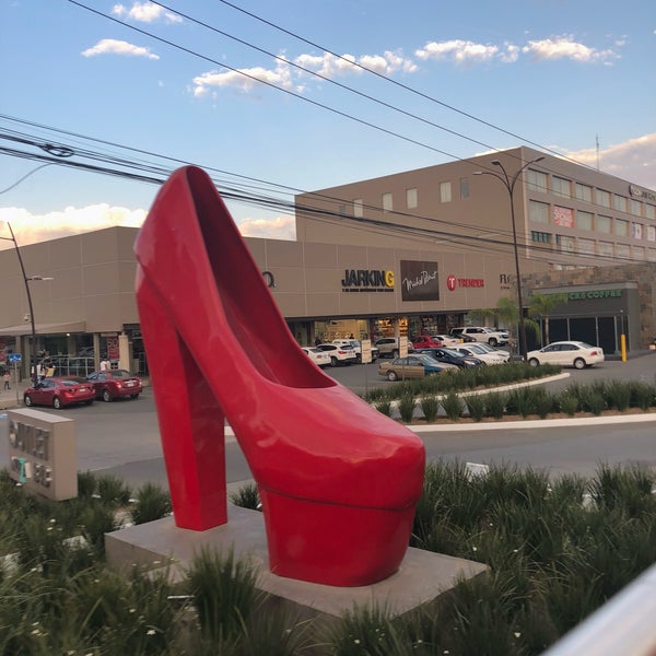 Photo taken at The Factory Shops by Emilia M. on 4/5/2018