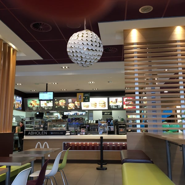 Fotos Bei Mcdonald S Fastfood Restaurant In Gossau