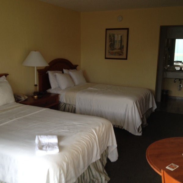 Das Foto wurde bei Floridian Hotel von Thomas am 11/11/2013 aufgenommen