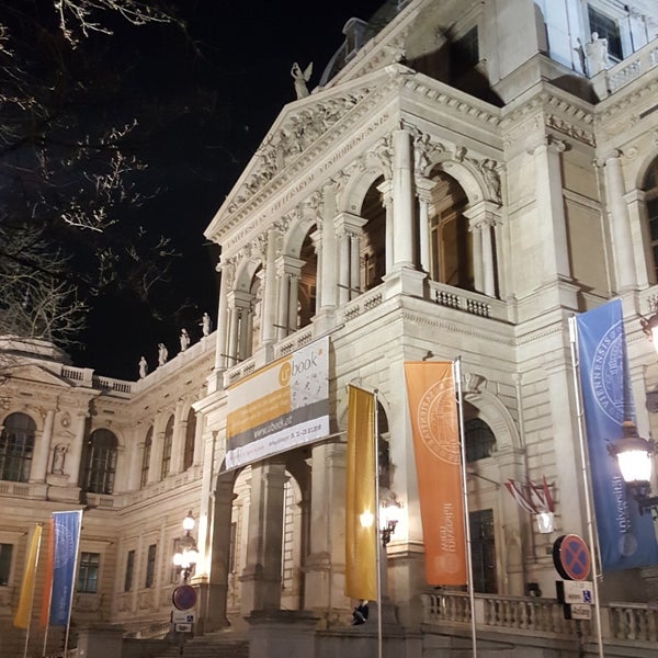 3/10/2018 tarihinde Iryna P.ziyaretçi tarafından Universität Wien'de çekilen fotoğraf