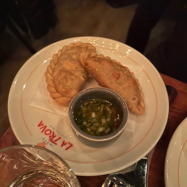 Maybe the best meal in Miami. Cuban empanada = best we’ve ever had. Mushroom risotto croquettes, Ropa vieja, vaca frita, queso frito incredible. Want to try all croquettes, empanadas & tres leches👰🏻