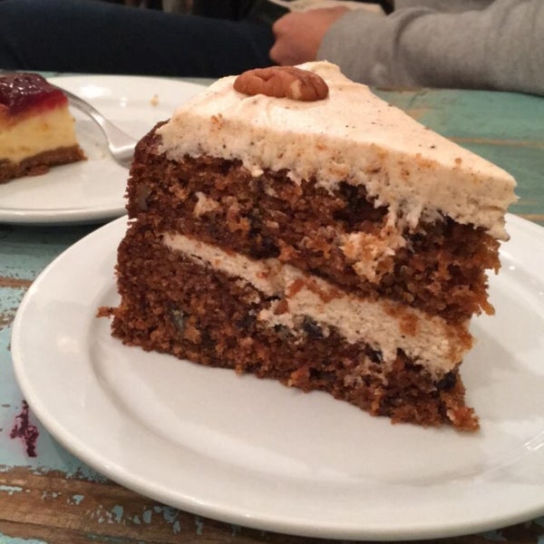 Carrot cake is amazing!!! Perfect for cheat day😜