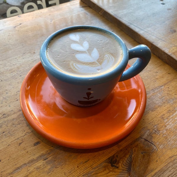 Photo taken at Ipsento Coffee House by Kendall B. on 10/6/2019