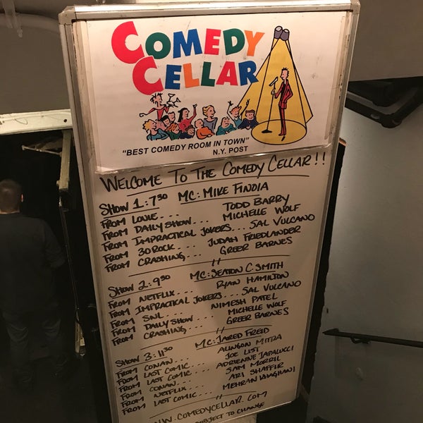 Das Foto wurde bei Comedy Cellar von Kendall B. am 11/20/2017 aufgenommen