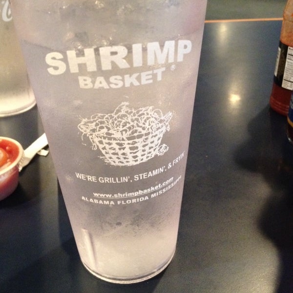 รูปภาพถ่ายที่ Shrimp Basket โดย Ron S. เมื่อ 5/13/2014