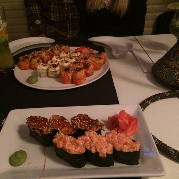 Photo prise au Sushi Time par Elena B. le3/6/2014