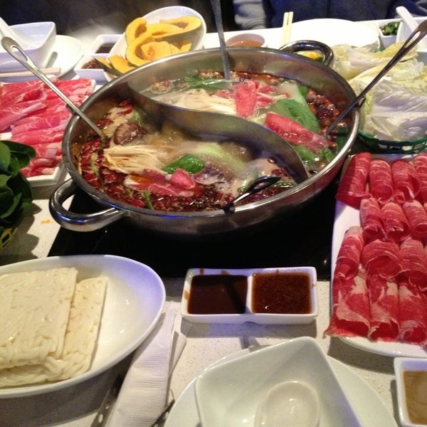 Photo taken at Happy Lamb Hot Pot, Houston Bellaire 快乐小羊 by Tammy V. on 3/26/2013