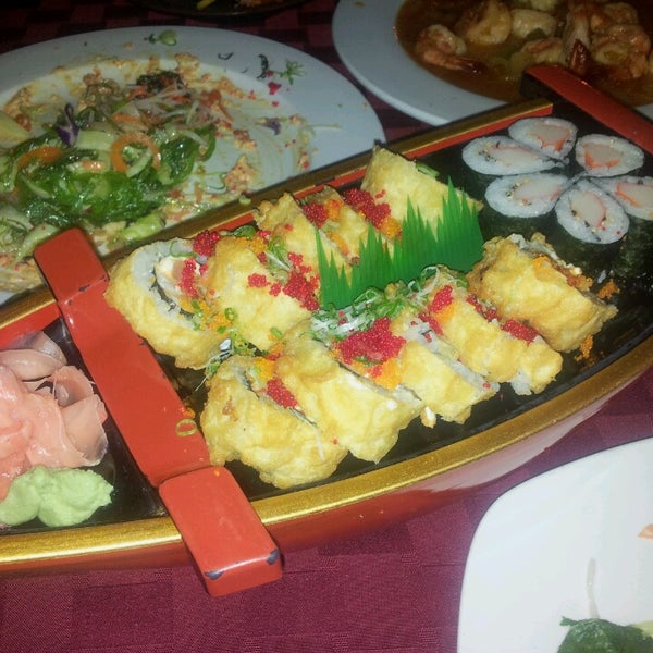 Photo taken at Yoshis Sushi &amp; Grill by Tanya H. on 11/6/2013