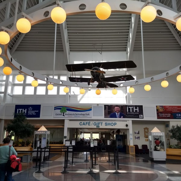 6/10/2018 tarihinde Scott H.ziyaretçi tarafından Ithaca Tompkins Regional Airport (ITH)'de çekilen fotoğraf