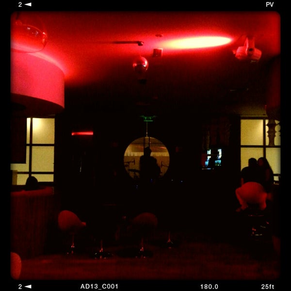 10/5/2013にFaris K.がSublime Loungeで撮った写真