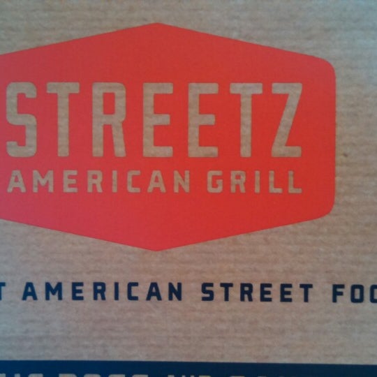 Foto tirada no(a) STREETZ American Grill por Lori S. em 7/2/2014