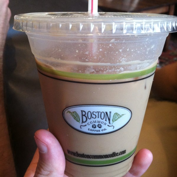 Foto tirada no(a) Boston Common Coffee Company por Nichole W. em 8/11/2013