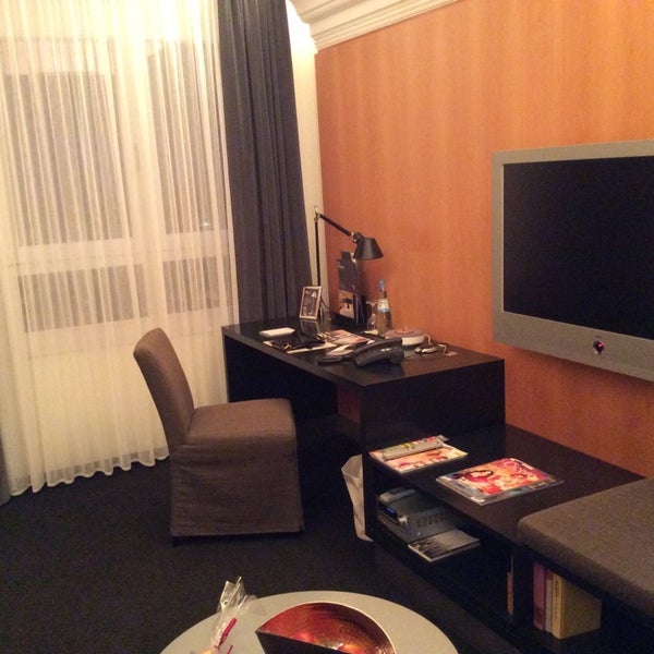 Photo taken at THE MADISON Hotel Hamburg by María José L. on 6/4/2014