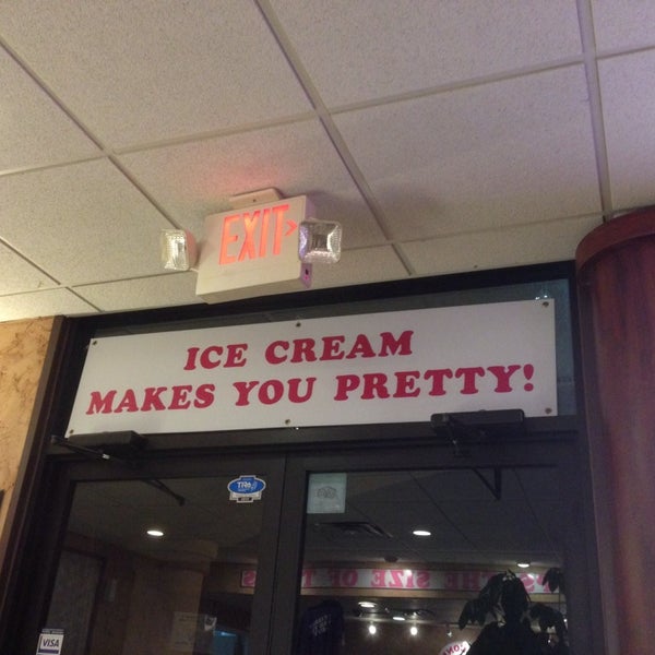 10/20/2013にAlbert E.がHenry&#39;s Homemade Ice Creamで撮った写真