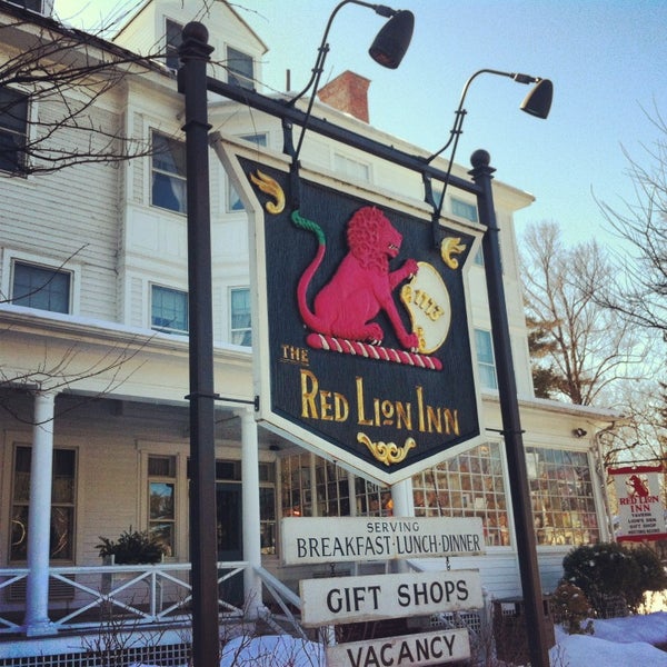 Red Lion Inn - 30 Main St