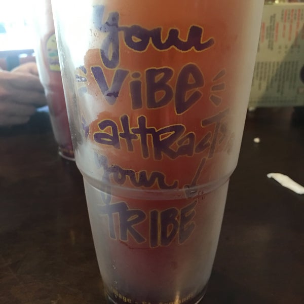 Foto diambil di Daiquiri Deck Siesta Key Village oleh Janice D. pada 5/12/2019