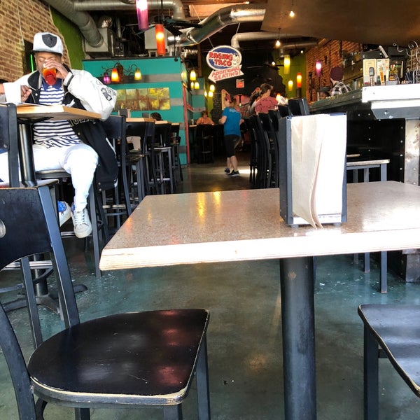 3/31/2018에 Grayson님이 Raging Burrito &amp; Taco에서 찍은 사진