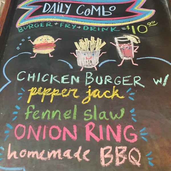 รูปภาพถ่ายที่ Farm Burger โดย Grayson เมื่อ 6/10/2016