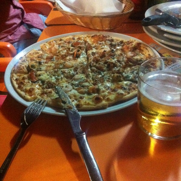 7/27/2014 tarihinde Jose Carlos C.ziyaretçi tarafından La Mejicana Pizzeria Taquería'de çekilen fotoğraf