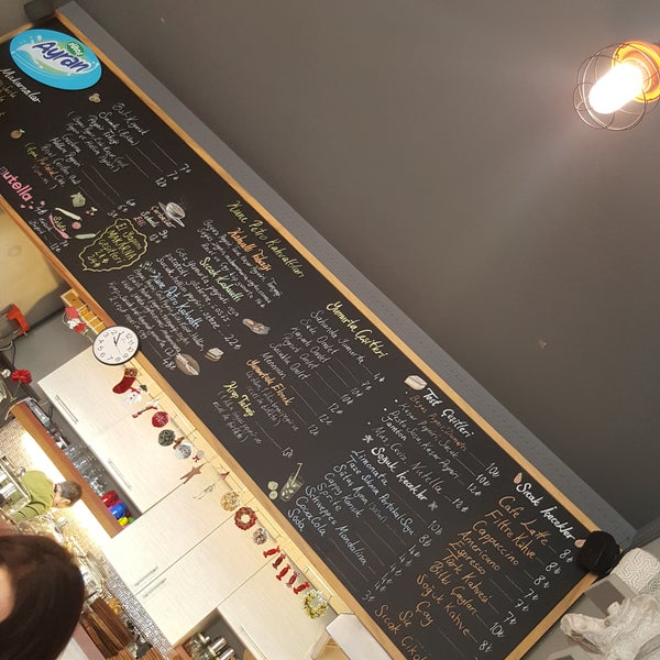 Foto scattata a Kune Petro Café da Jan S. il 3/19/2018