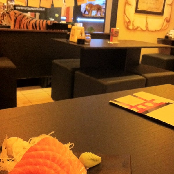 Foto diambil di Seiiki Temakeria &amp; Sushi Bar oleh Loraine C. pada 3/27/2013