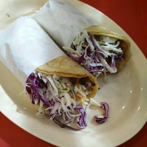 Das Foto wurde bei Tacos Uruapan von Lee G. am 10/12/2015 aufgenommen