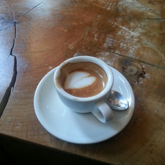 1/19/2013 tarihinde Amy N.ziyaretçi tarafından The Café Grind'de çekilen fotoğraf