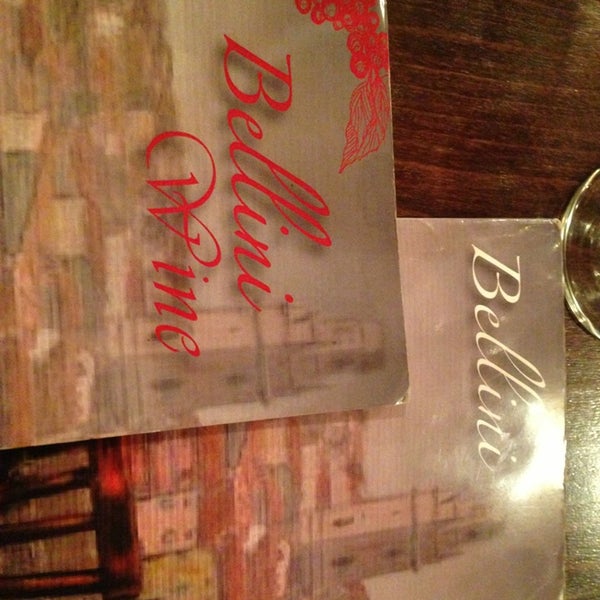 Photo prise au Bellini Italian Restaurant &amp; Brick Oven Pizza par Fernanda P. le7/14/2013