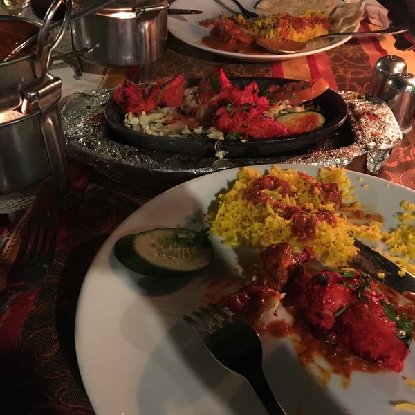 Photo taken at Jashan Indian Restaurant Karaolanoglu by Şeref K. on 9/10/2017