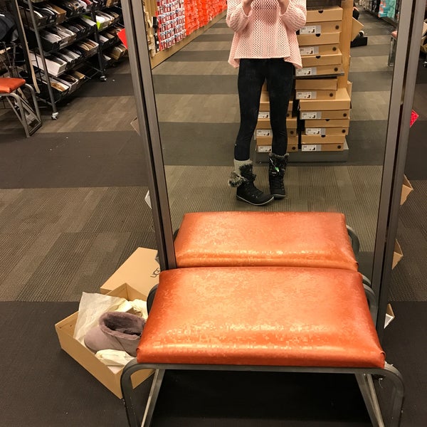 DSW Designer Shoe Warehouse Livingston, NJ