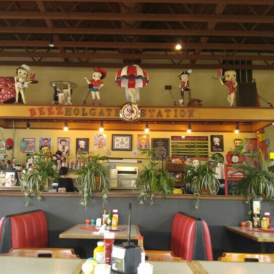 Beez Holgate Station Cafe Portland, OR