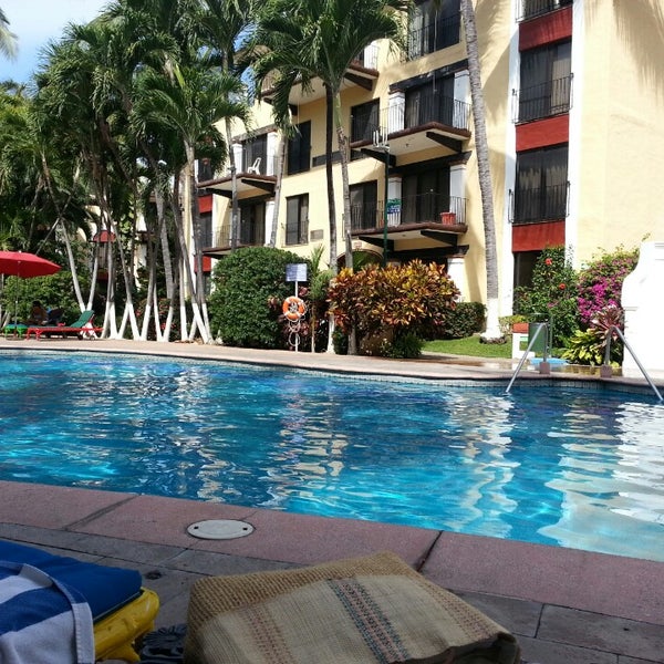Foto diambil di Puerto de Luna All Suites Hotel oleh Dory M. pada 3/28/2013