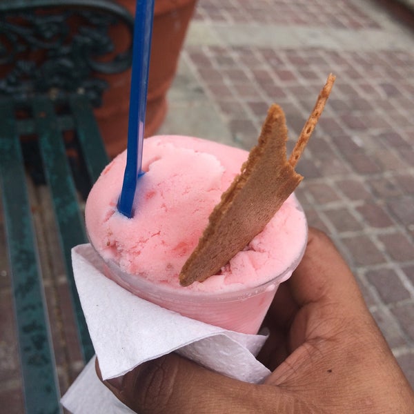 Nieves La Garrafa (Now Closed) - Ice Cream Shop in Guanajuato