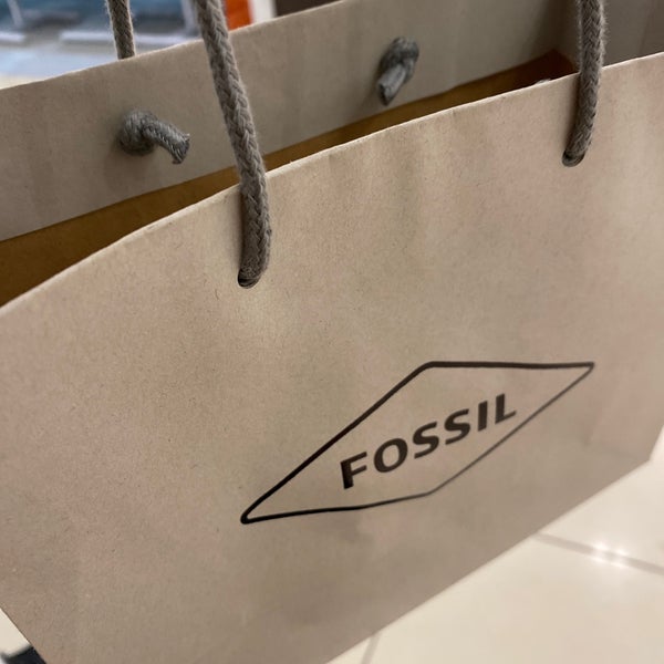 Fossil aeon station 18 outlet