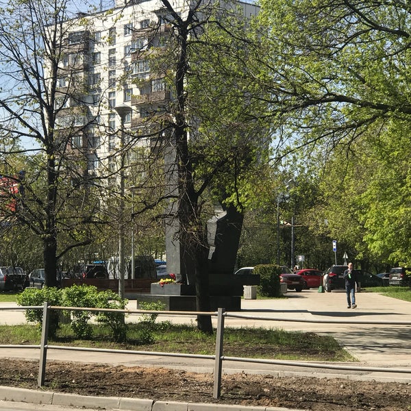 Памятник рихарду зорге в москве
