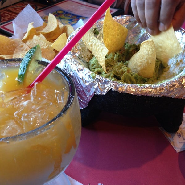 3/3/2013 tarihinde Marlene P.ziyaretçi tarafından Azteca Mexican Restaurant Matthews'de çekilen fotoğraf