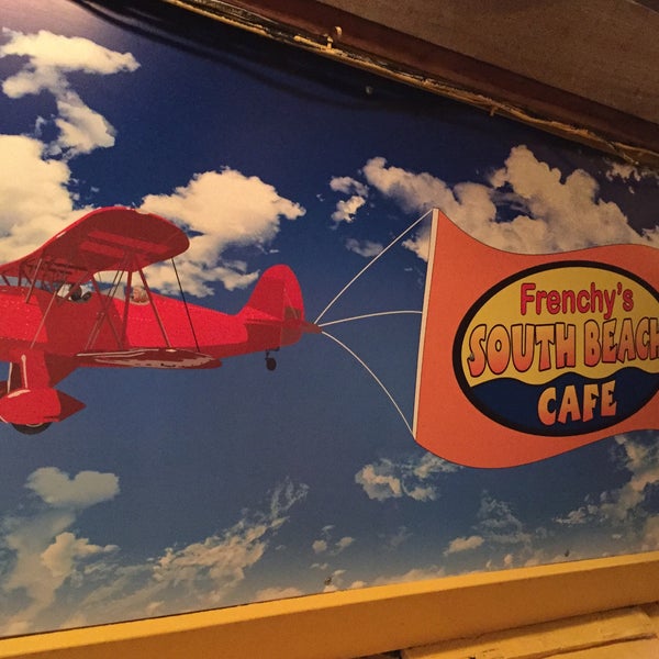 Foto tirada no(a) Frenchy&#39;s South Beach Cafe por Jec D. em 8/28/2015