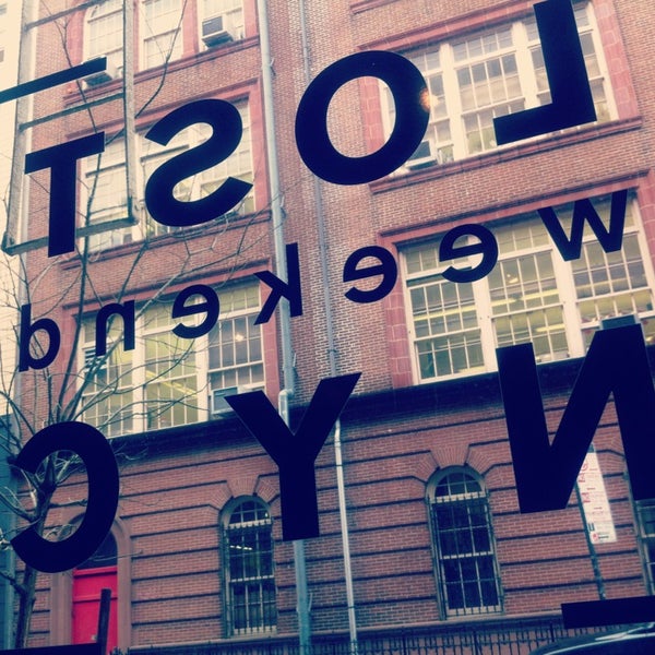 12/18/2012 tarihinde Diane P.ziyaretçi tarafından Lost Weekend NYC'de çekilen fotoğraf