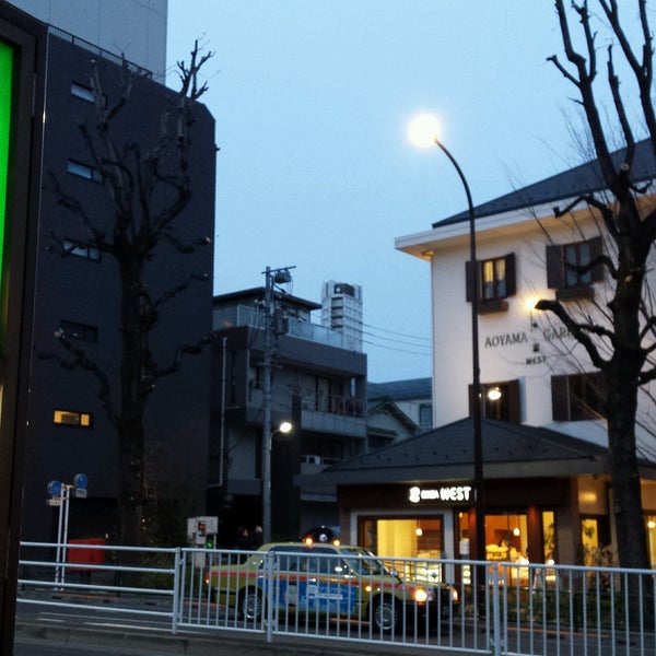 Foto Di 青山斎場バス停 青山 Visitatori