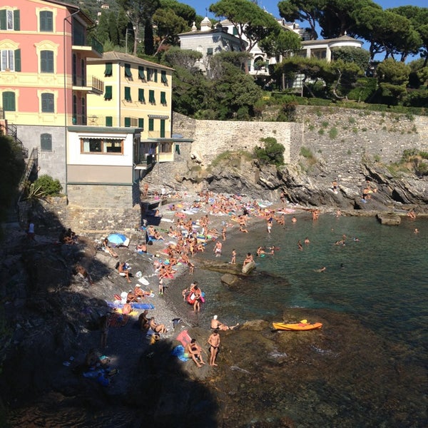 Spiaggia Capolungo Nervi Genova Liguria