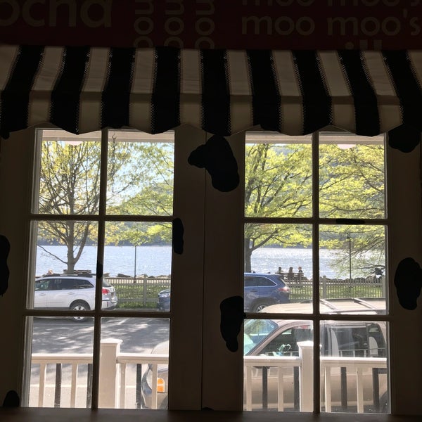 Photo taken at Moo Moo&#39;s Creamery by Quynh V. on 5/8/2018