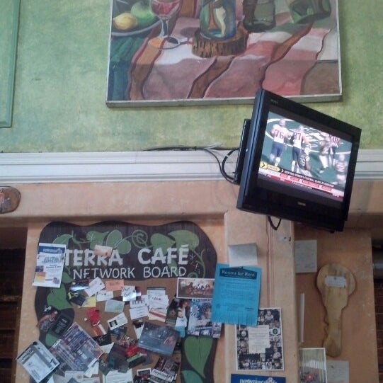 Foto tirada no(a) Terra Cafe por Otelia C. em 10/23/2013