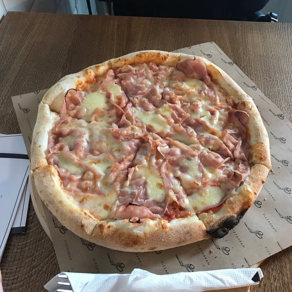 6/18/2017 tarihinde Nikola N.ziyaretçi tarafından Pizzagram'de çekilen fotoğraf