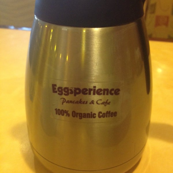 4/28/2014에 Cam B.님이 Eggsperience Breakfast &amp; Lunch에서 찍은 사진