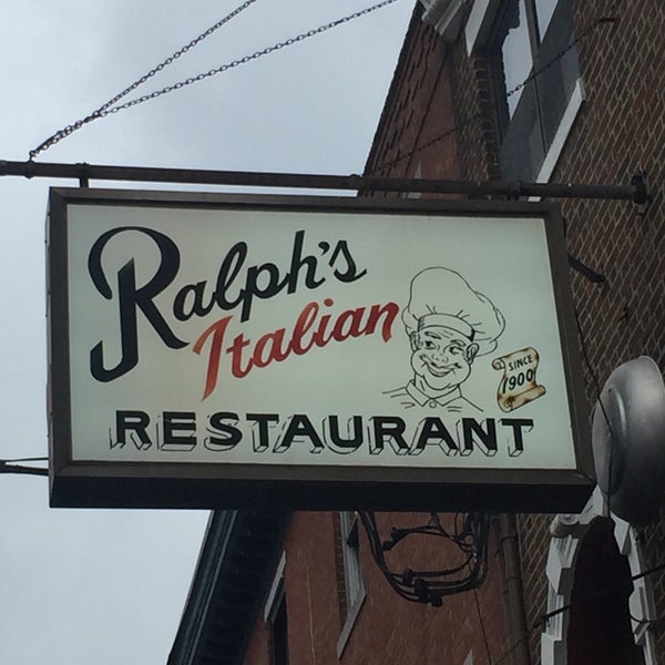 10/16/2019 tarihinde Cam B.ziyaretçi tarafından Ralph&#39;s Italian Restaurant'de çekilen fotoğraf