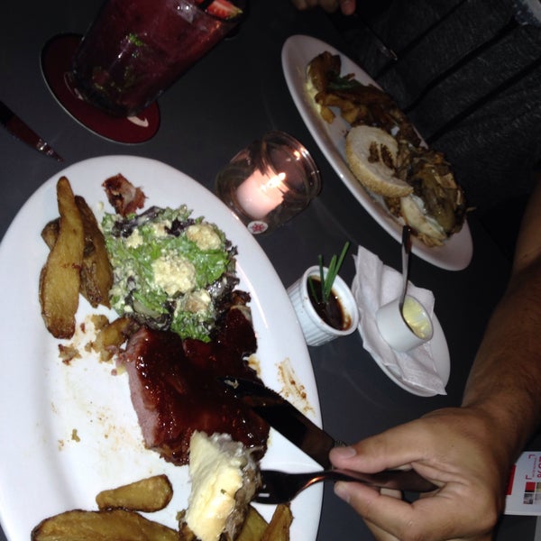 2/16/2015にMauro T.がDakota Steakhouse &amp; Barで撮った写真