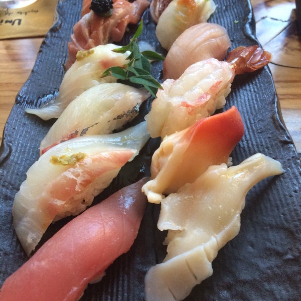 Foto tirada no(a) Umi Sushi por Martin C. em 8/31/2016