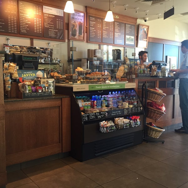 6/30/2015에 Marshall M.님이 Peet&#39;s Coffee &amp; Tea에서 찍은 사진