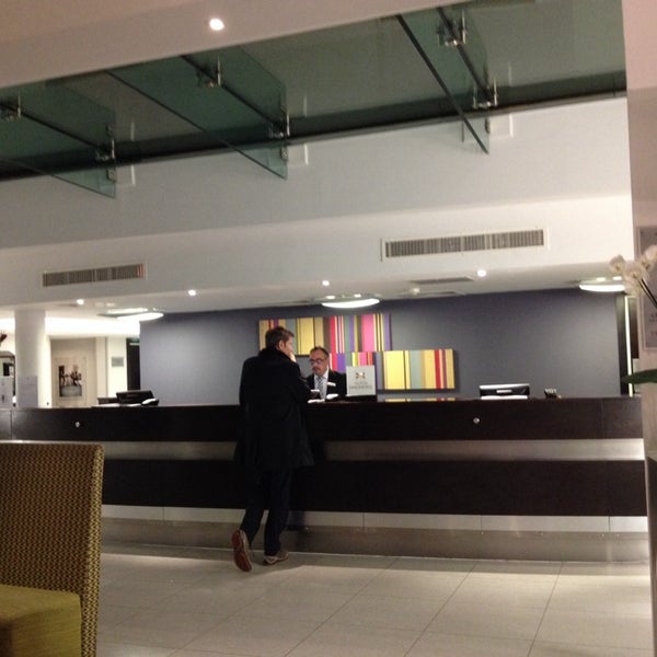 Photo taken at DoubleTree by Hilton Hotel London Heathrow Airport by Marshall M. on 2/6/2014